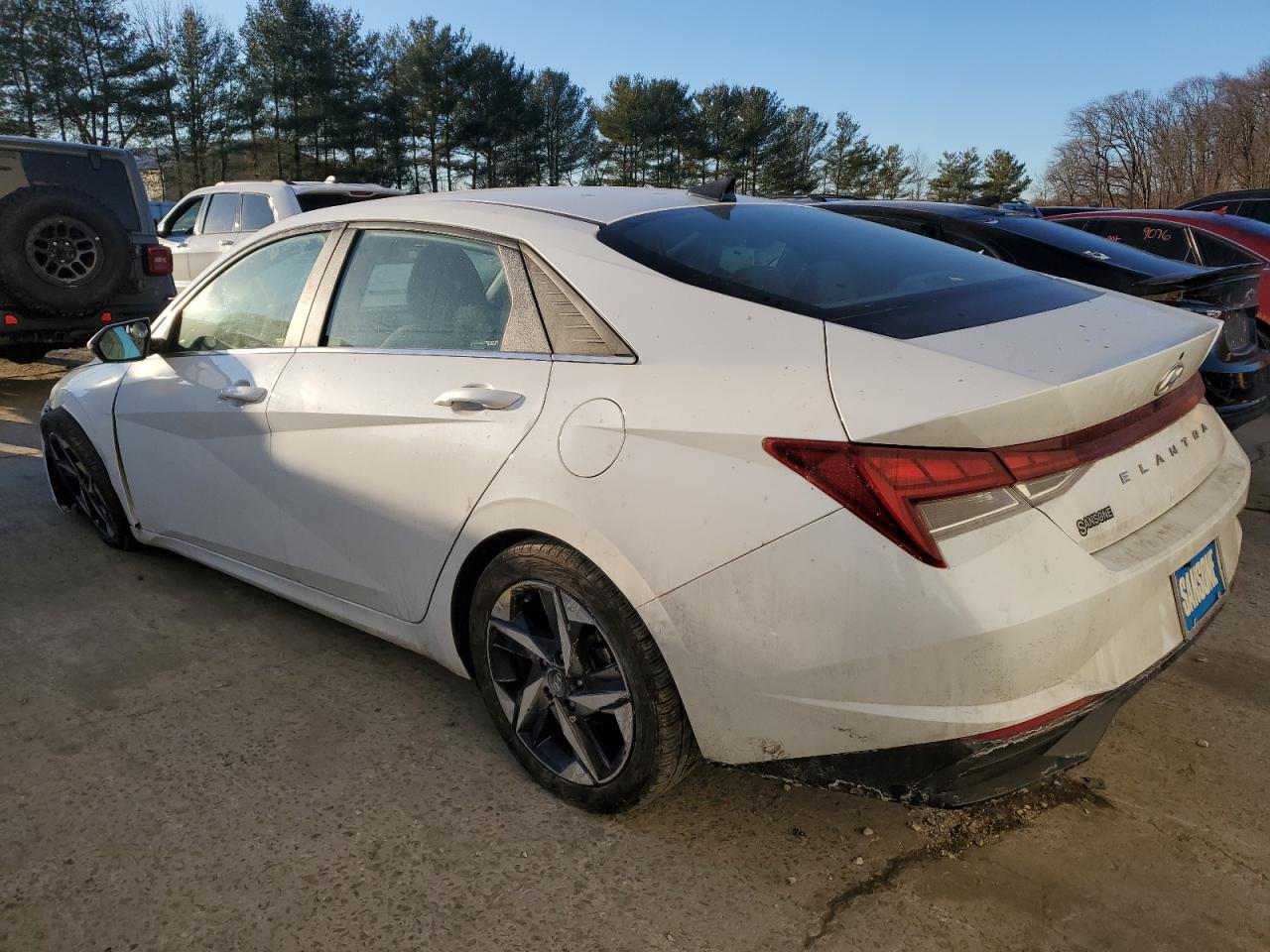 2022 Hyundai Elantra - Image 2