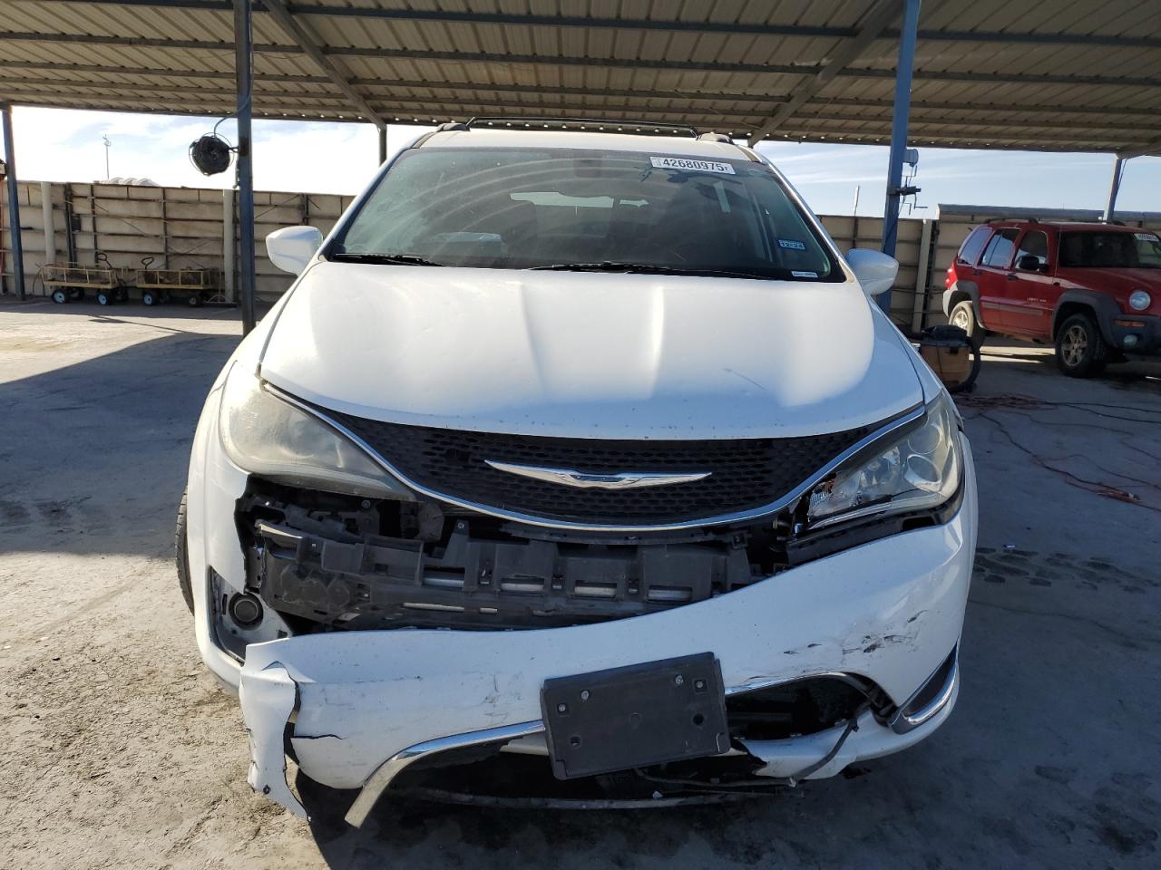 2017 Chrysler Pacifica - Image 5