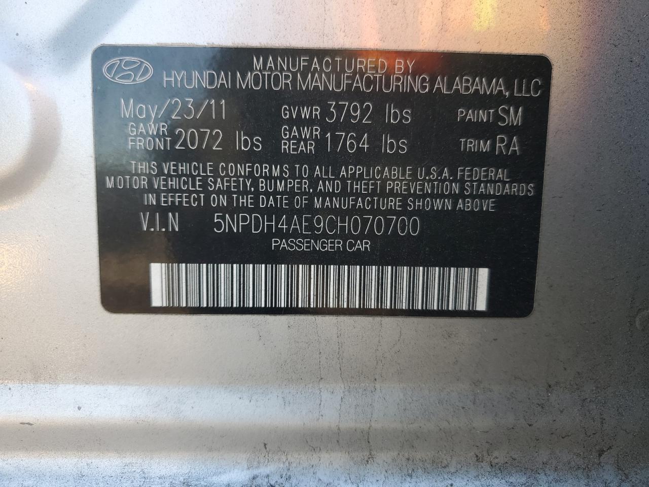 2012 Hyundai Elantra - Image 12