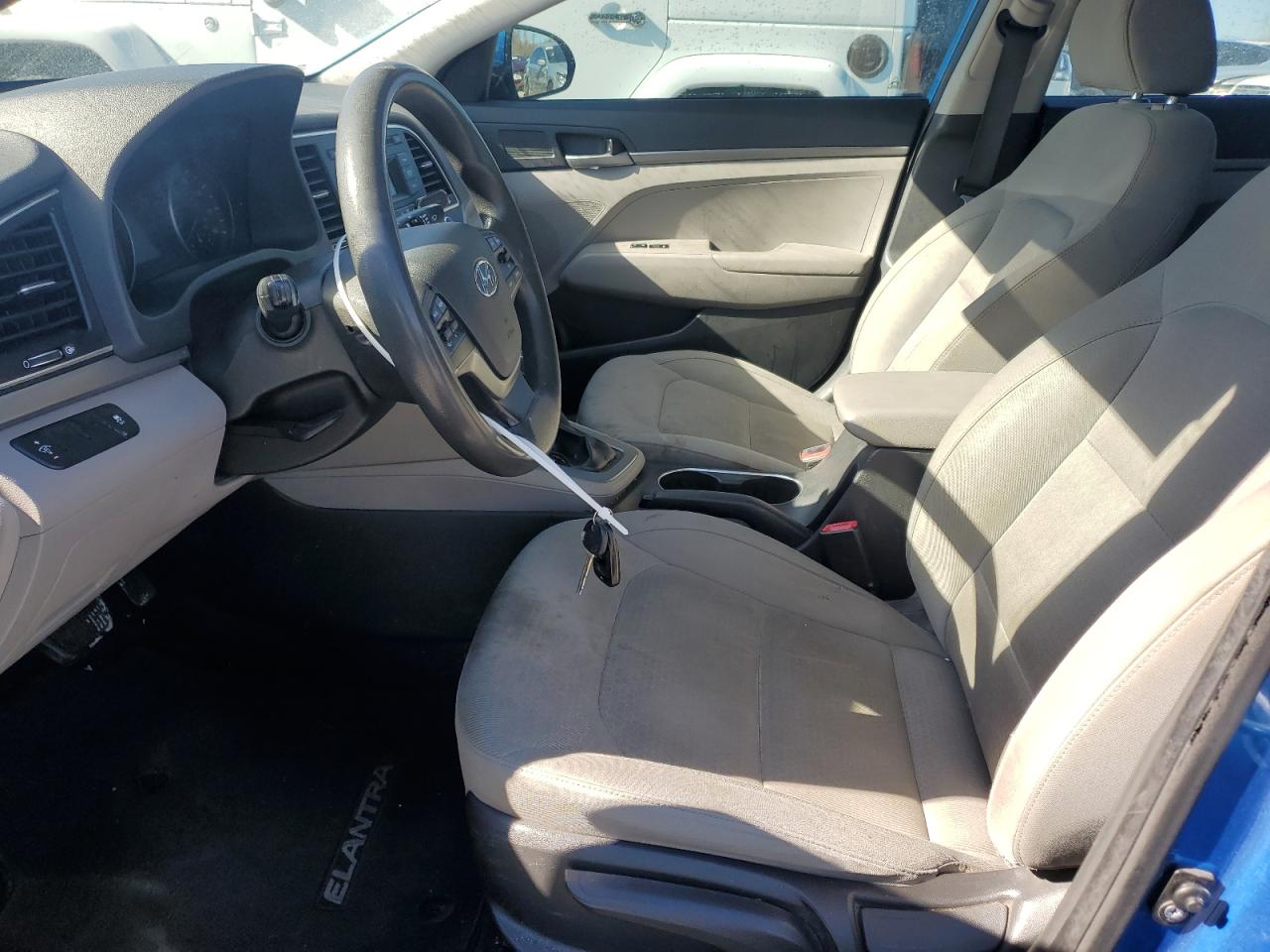 2017 Hyundai Elantra - Image 7