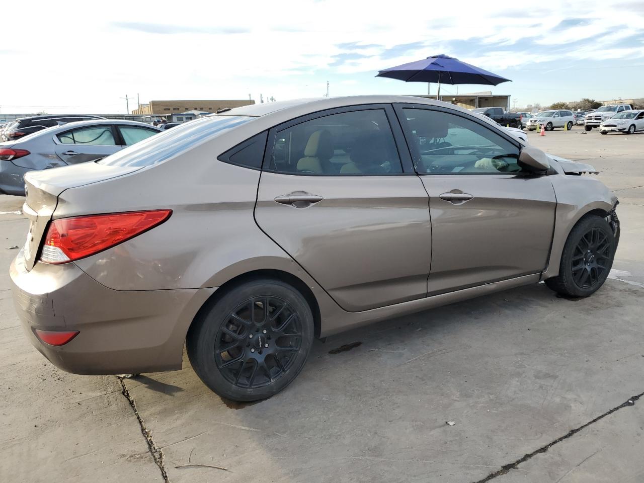 2013 Hyundai Accent - Image 3