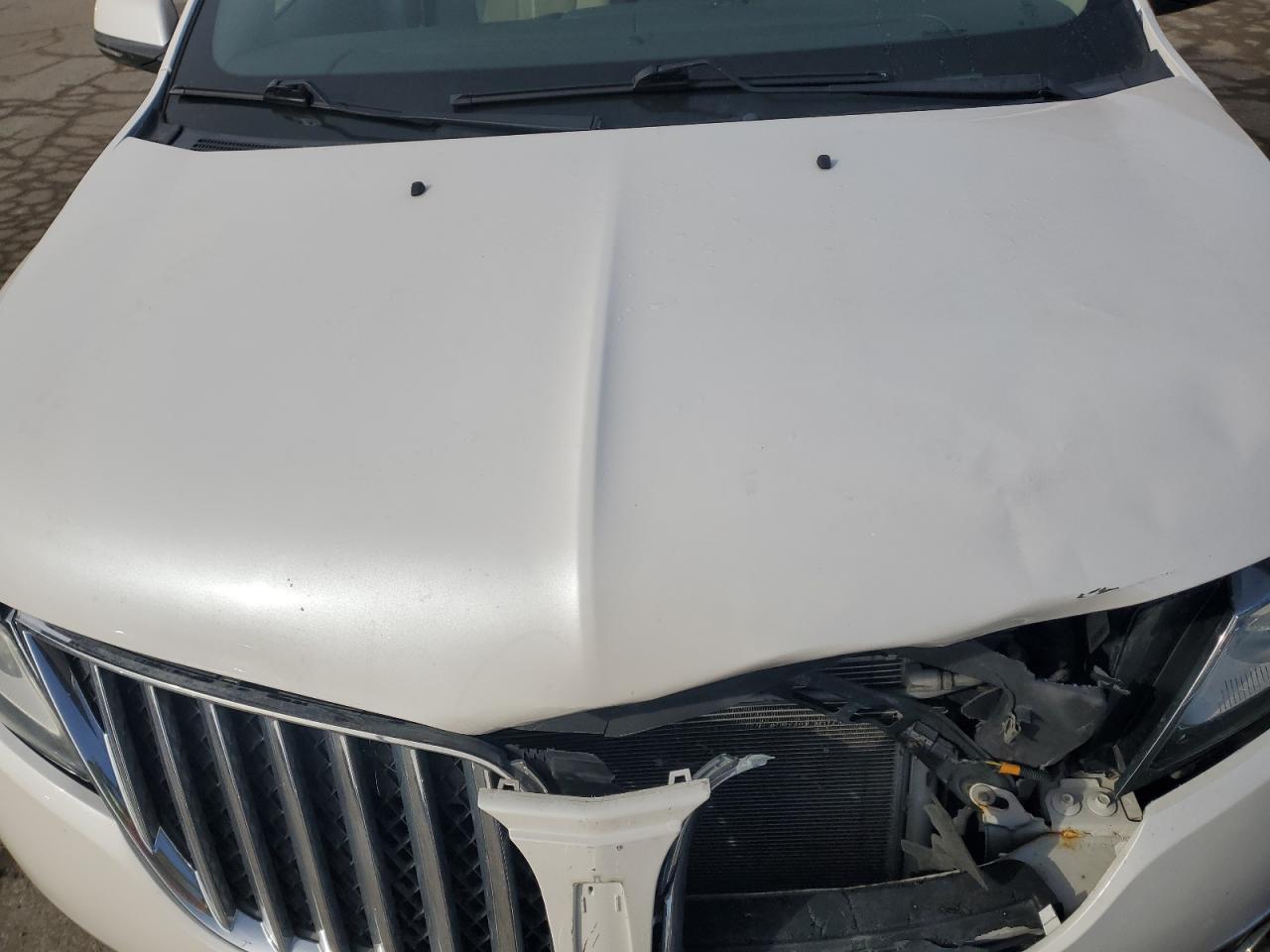 2013 Lincoln MKX - Image 12