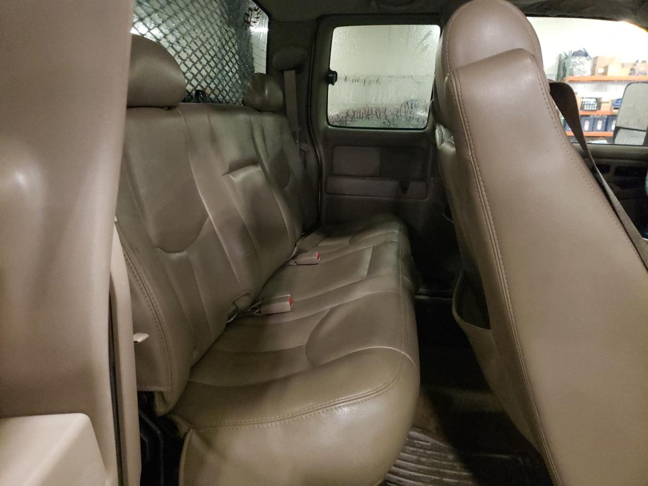 2005 Chevrolet Silverado - Image 10