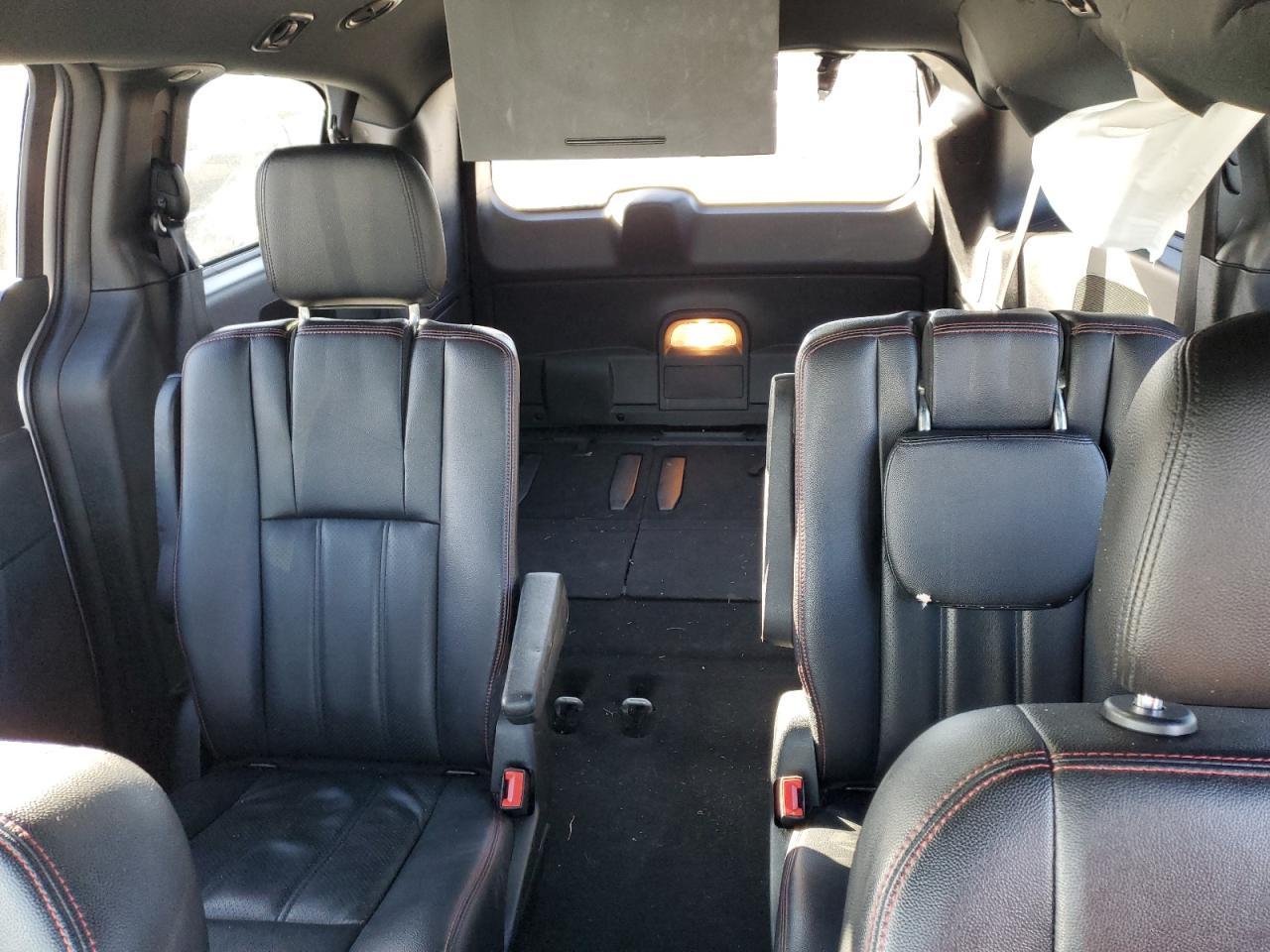 2019 Dodge Caravan - Image 10