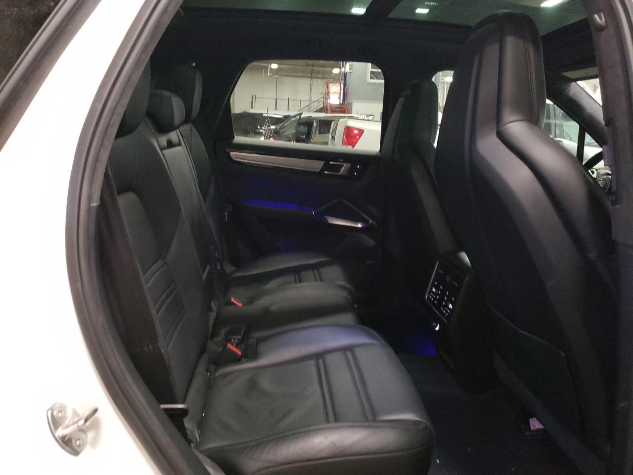 2020 Porsche Cayenne - Image 11