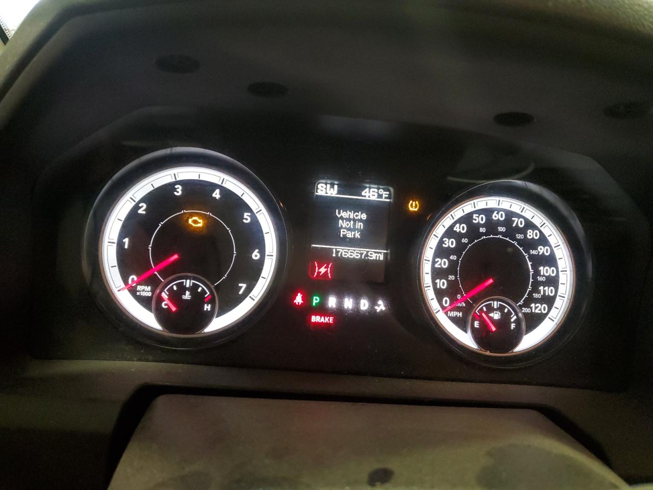 2014 RAM 1500 - Image 9