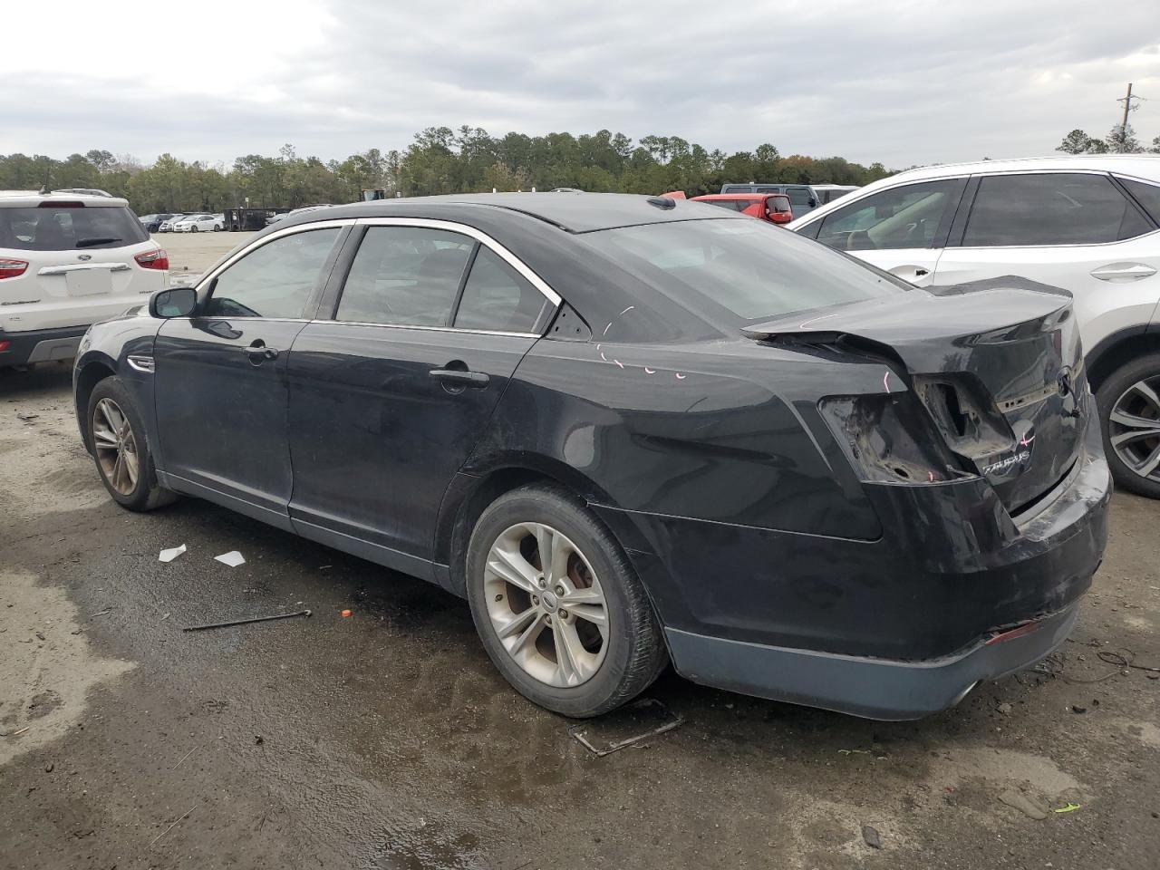 2015 Ford Taurus - Image 2