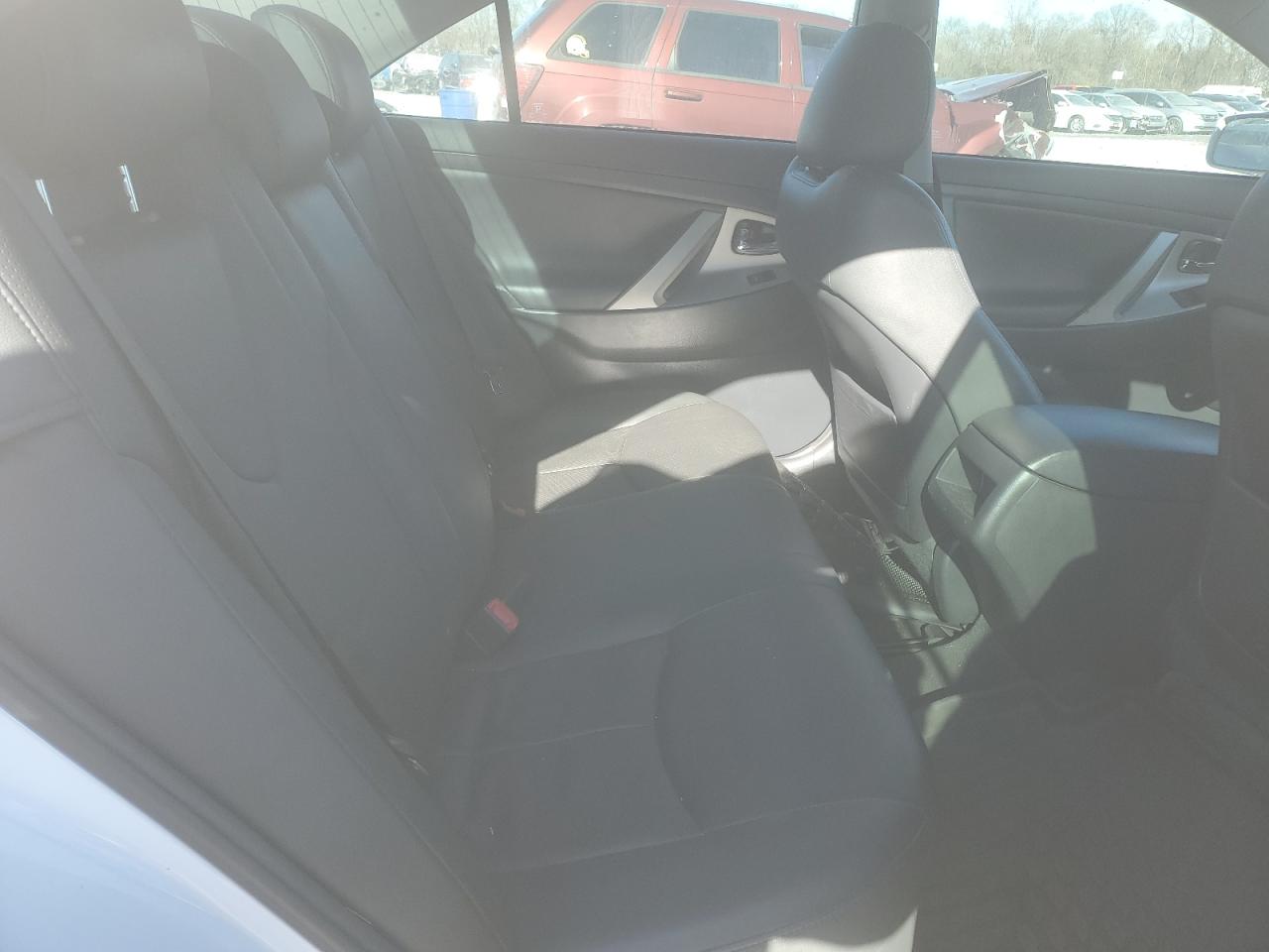 2011 Toyota Camry - Image 10