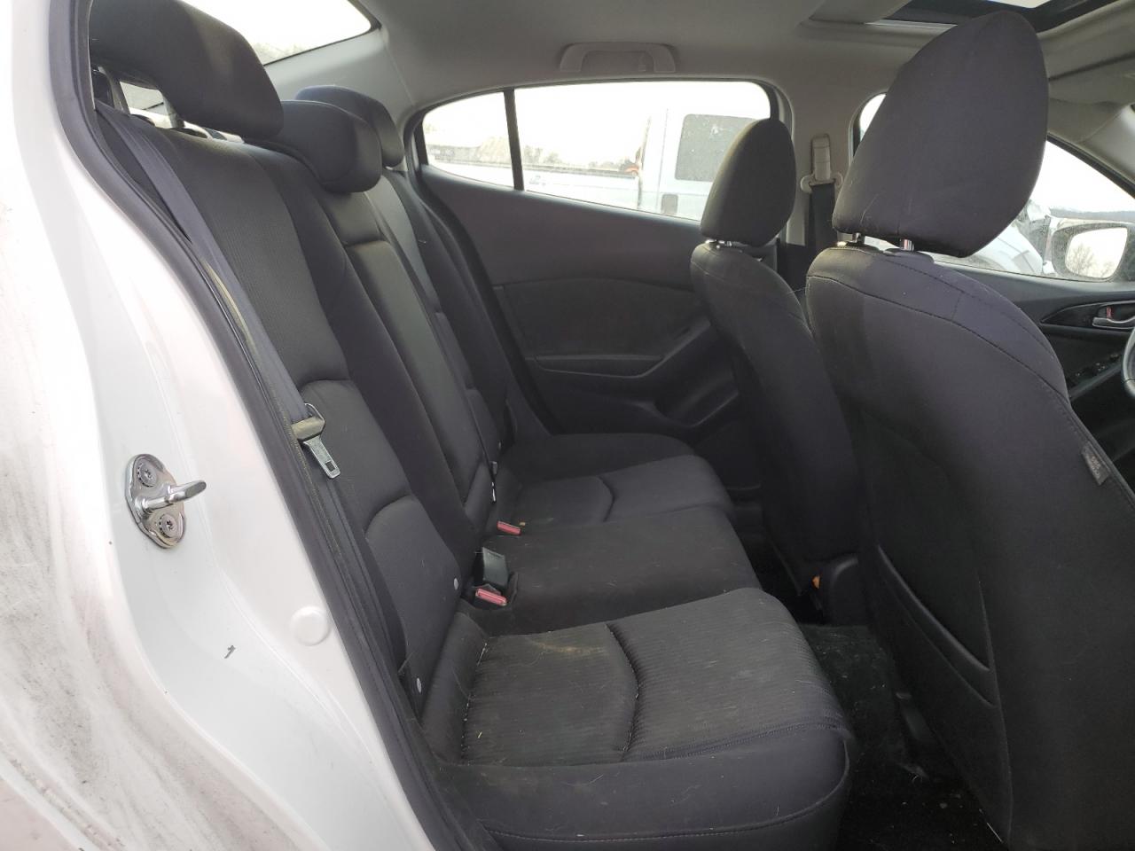 2016 Mazda 3 - Image 10