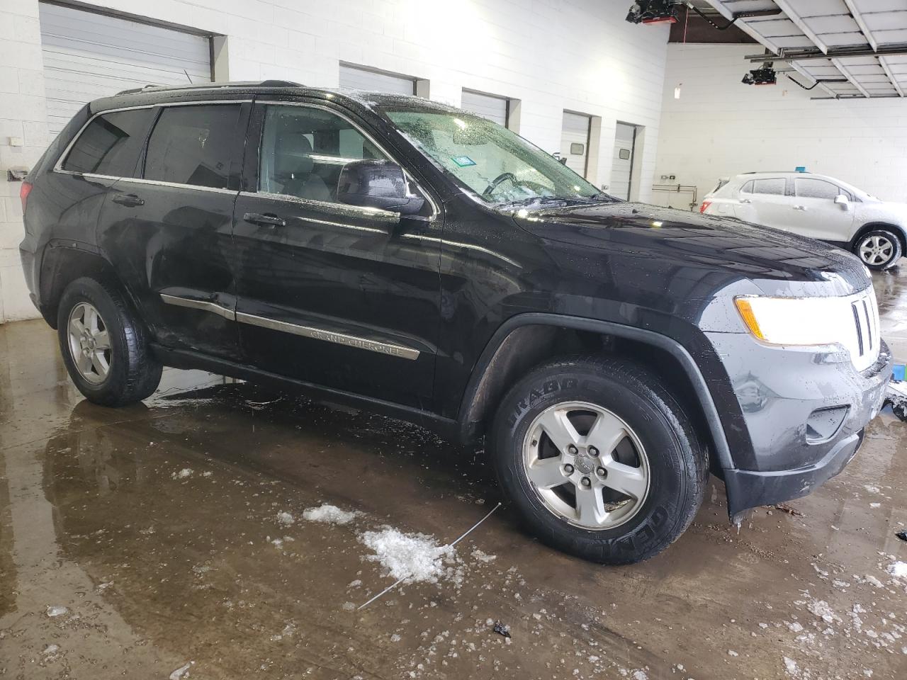 2012 Jeep Grand Cherokee - Image 4
