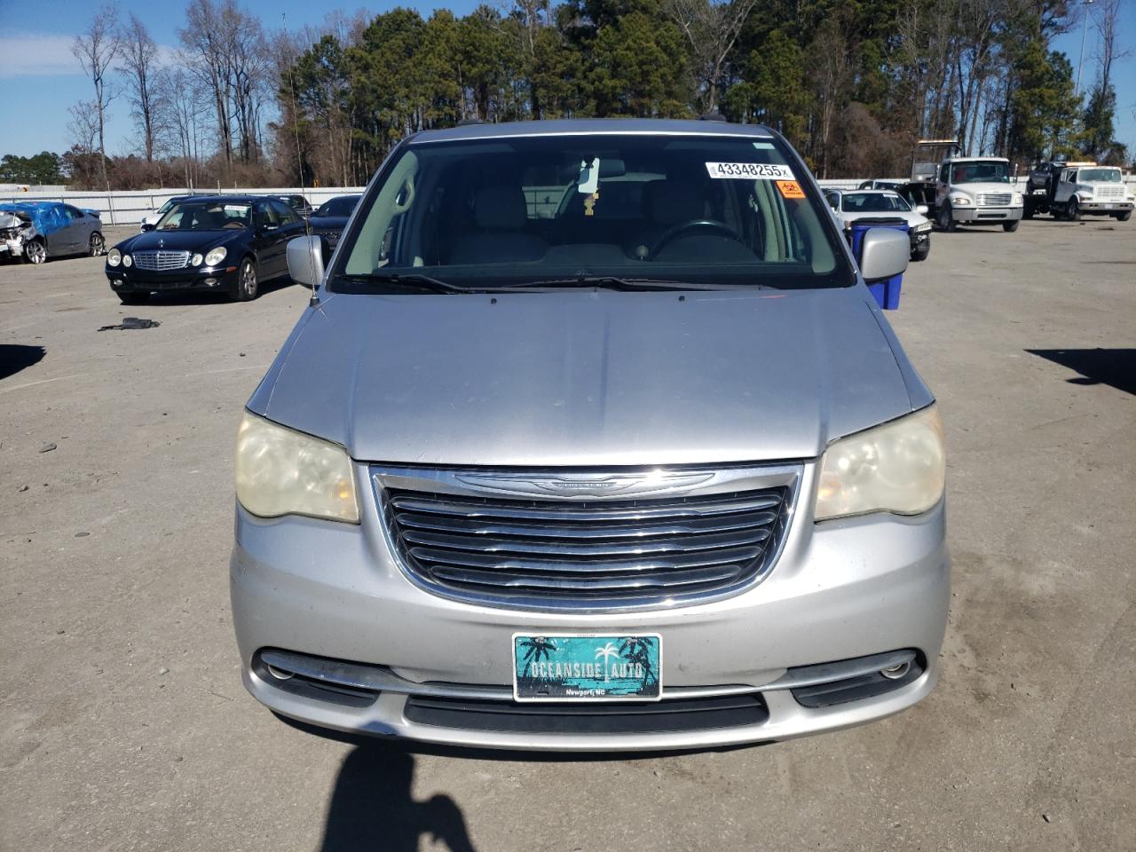 2011 Chrysler Town & Country - Image 5