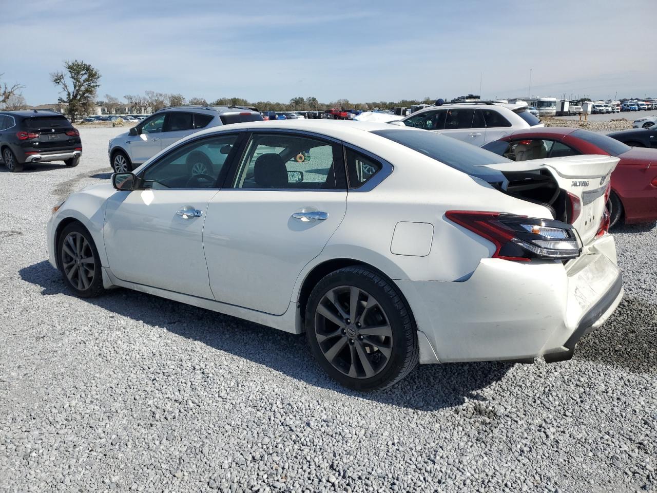 2018 Nissan Altima - Image 2