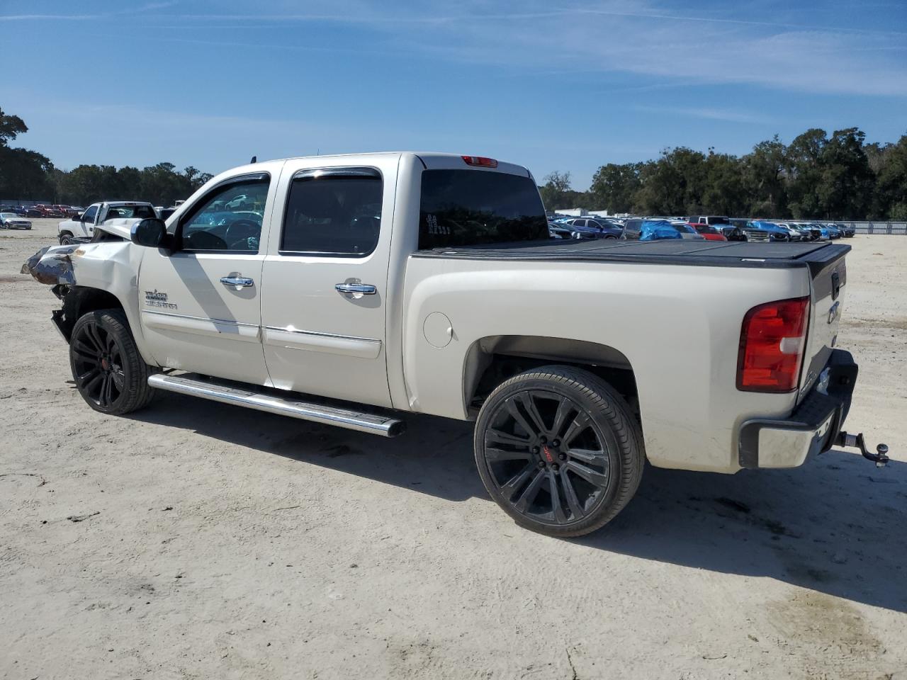 2011 GMC Sierra - Image 2