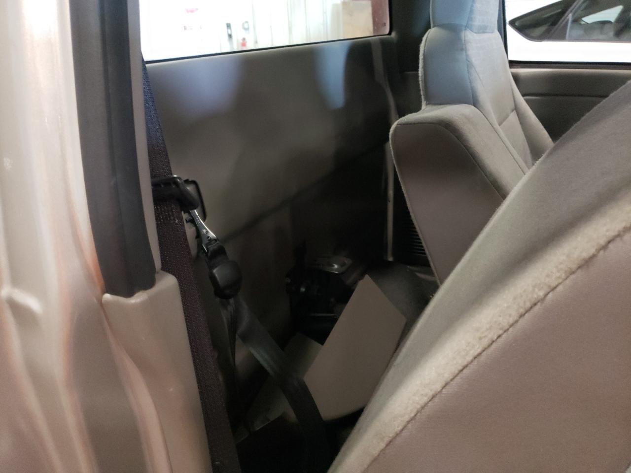 2008 GMC Canyon - Image 10