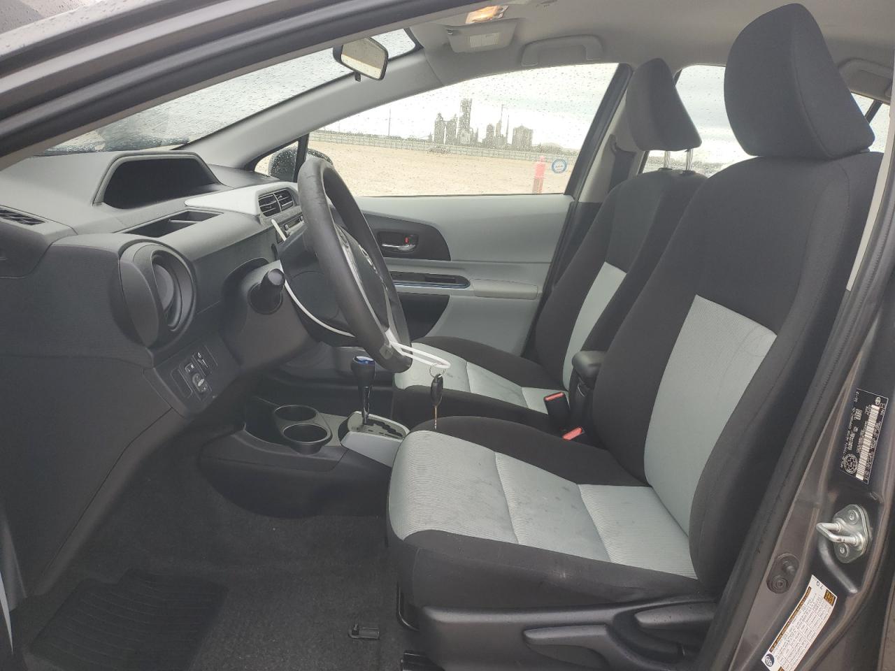 2012 Toyota Prius - Image 7