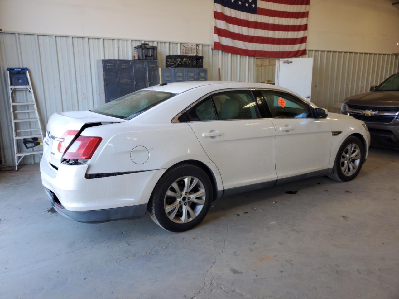 2011 Ford Taurus - Image 3