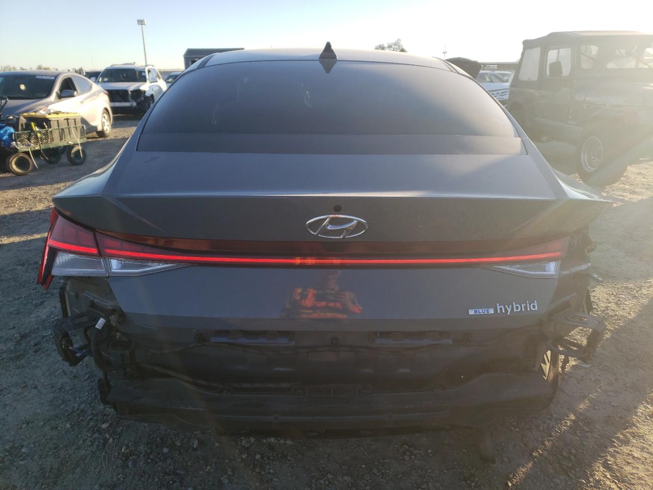 2022 Hyundai Elantra - Image 6