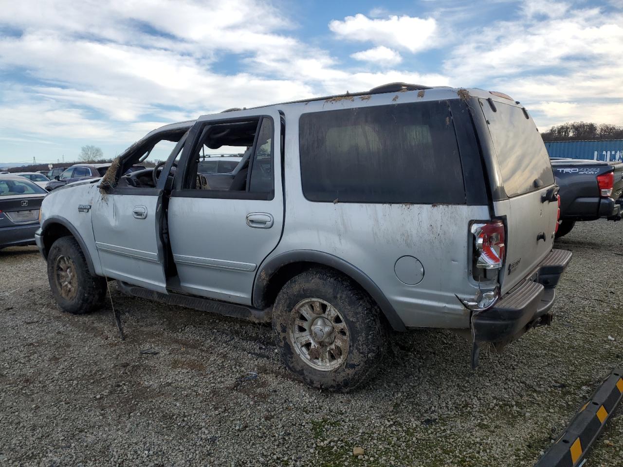 2001 Ford Expedition - Image 2