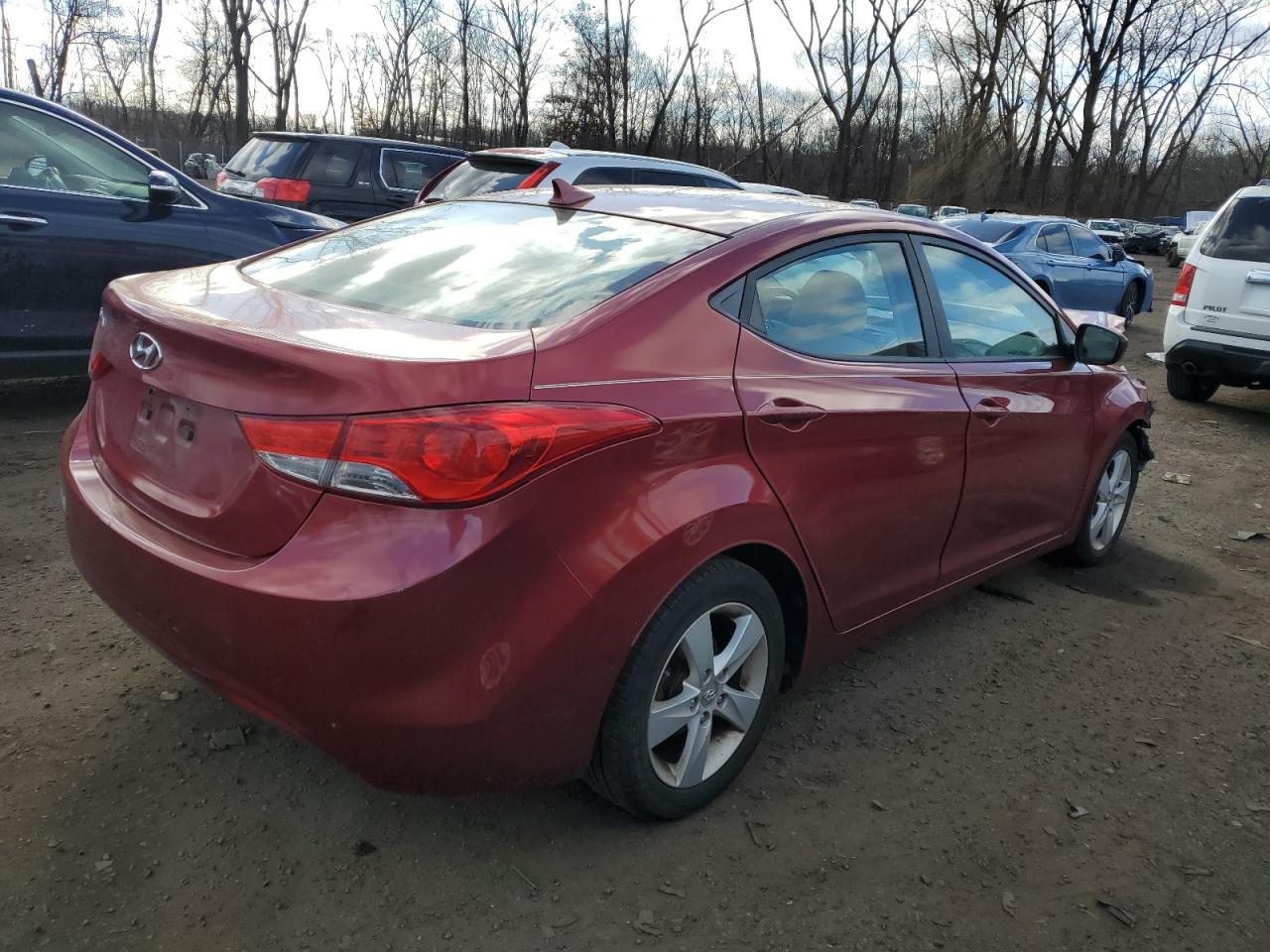 2013 Hyundai Elantra - Image 3