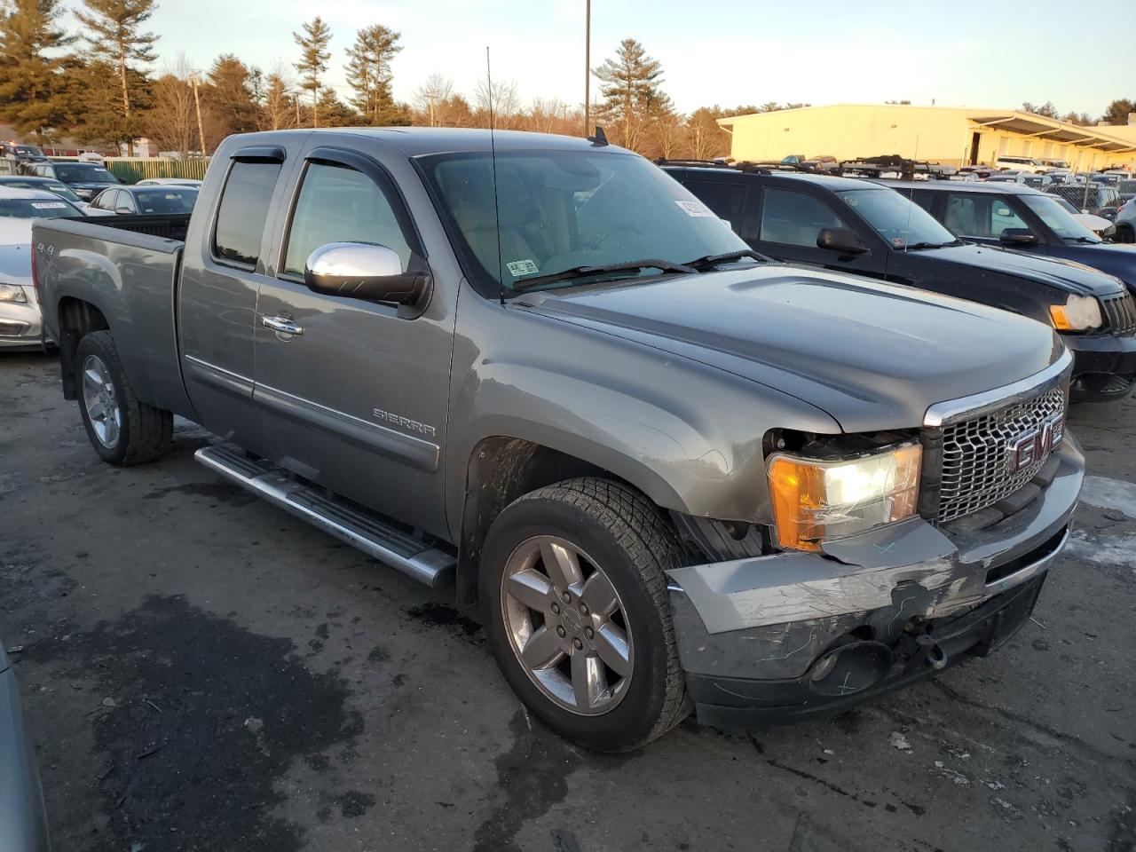 2013 GMC Sierra - Image 4