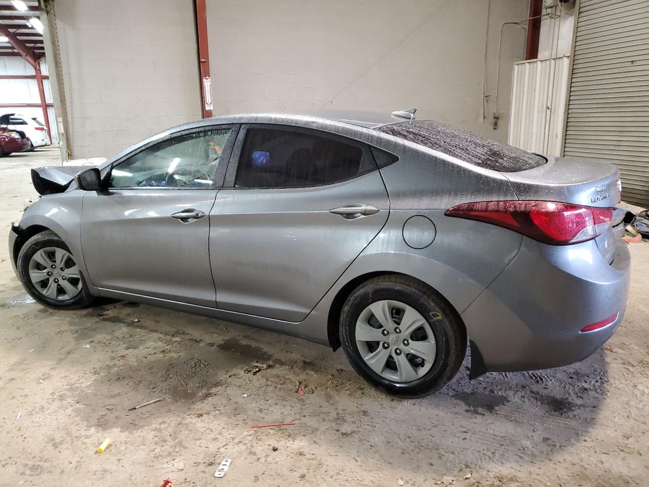 2016 Hyundai Elantra - Image 2