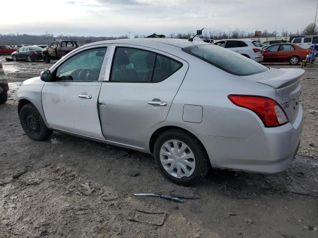  NISSAN VERSA 2018 Сріблястий
