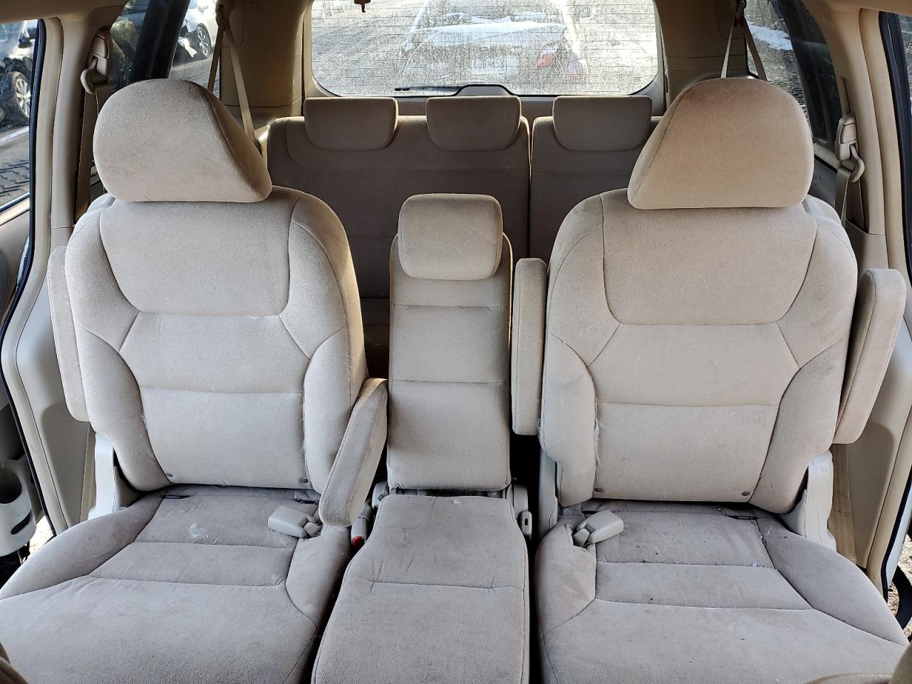 2005 Honda Odyssey - Image 10