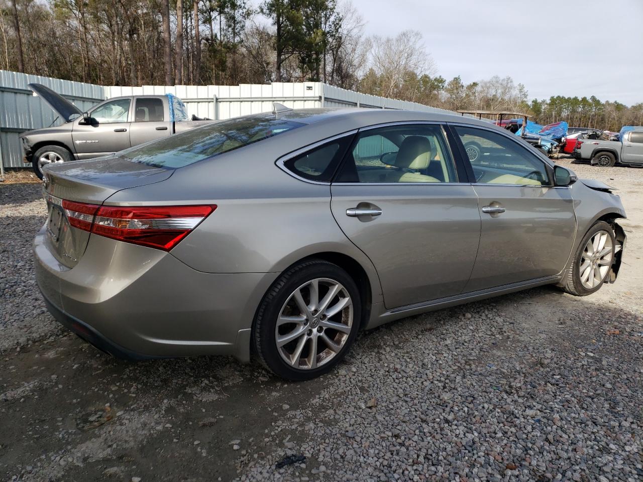 2014 Toyota Avalon - Image 3