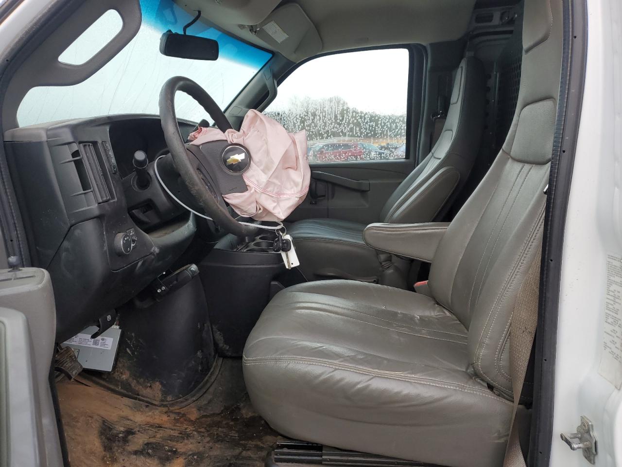 2018 Chevrolet Express - Image 7