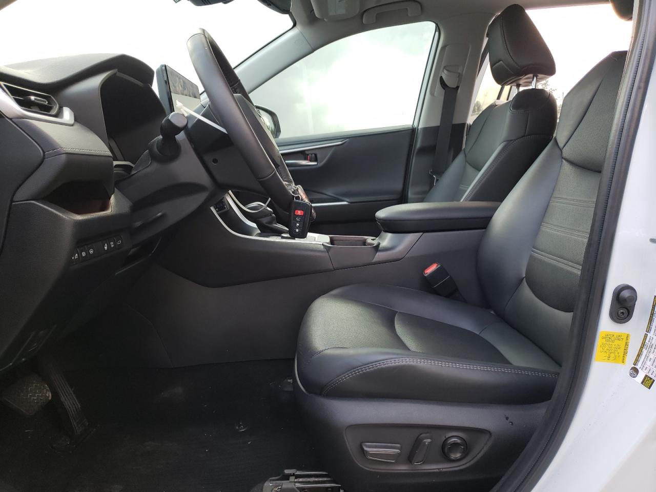 2023 Toyota RAV 4 - Image 7