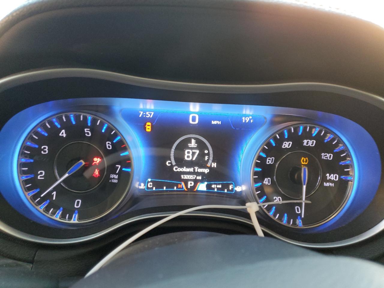 2016 Chrysler 300 - Image 9