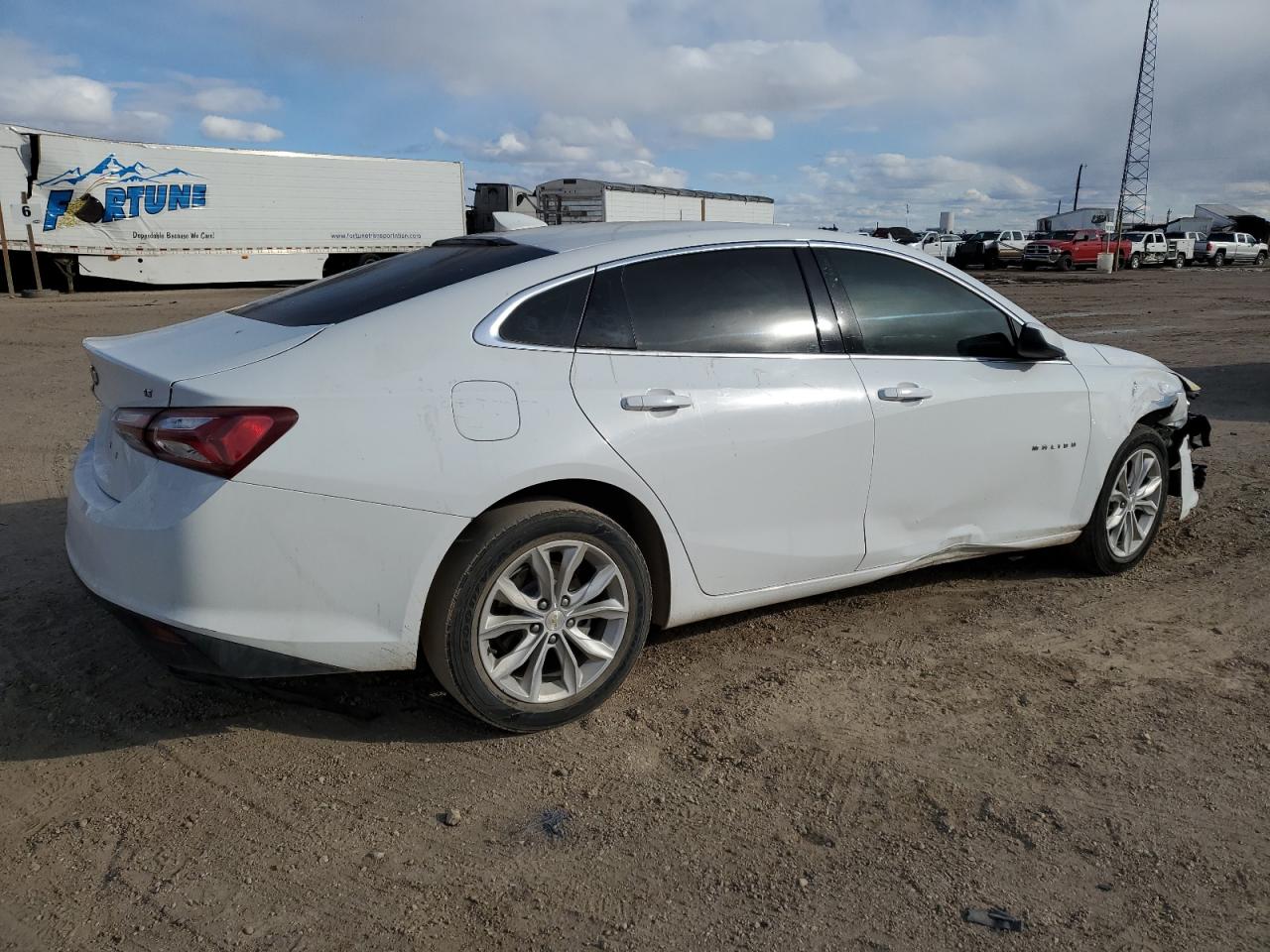 2022 Chevrolet Malibu - Image 3