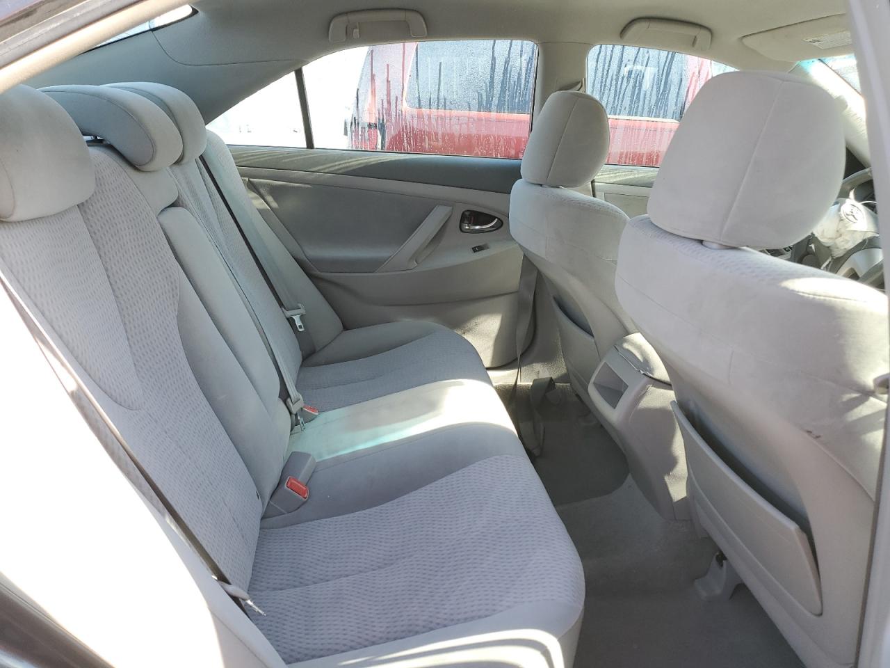 2011 Toyota Camry - Image 10