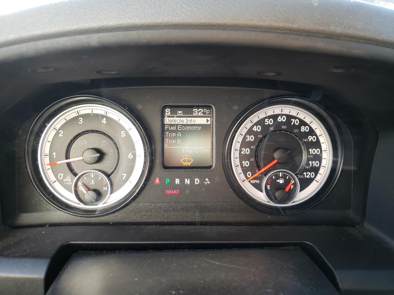 2014 RAM 1500 - Image 9