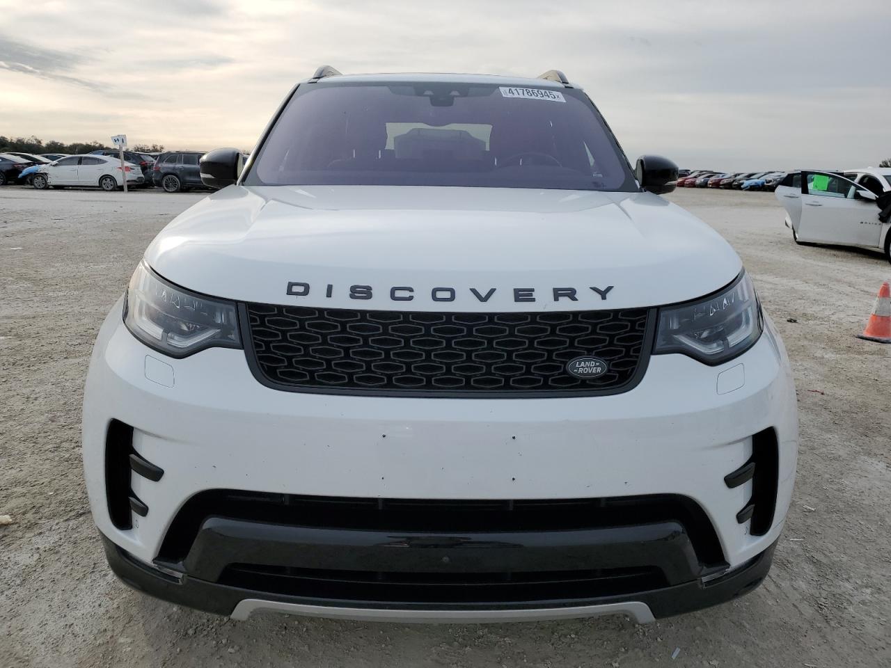 2020 Land Rover Discovery - Image 5
