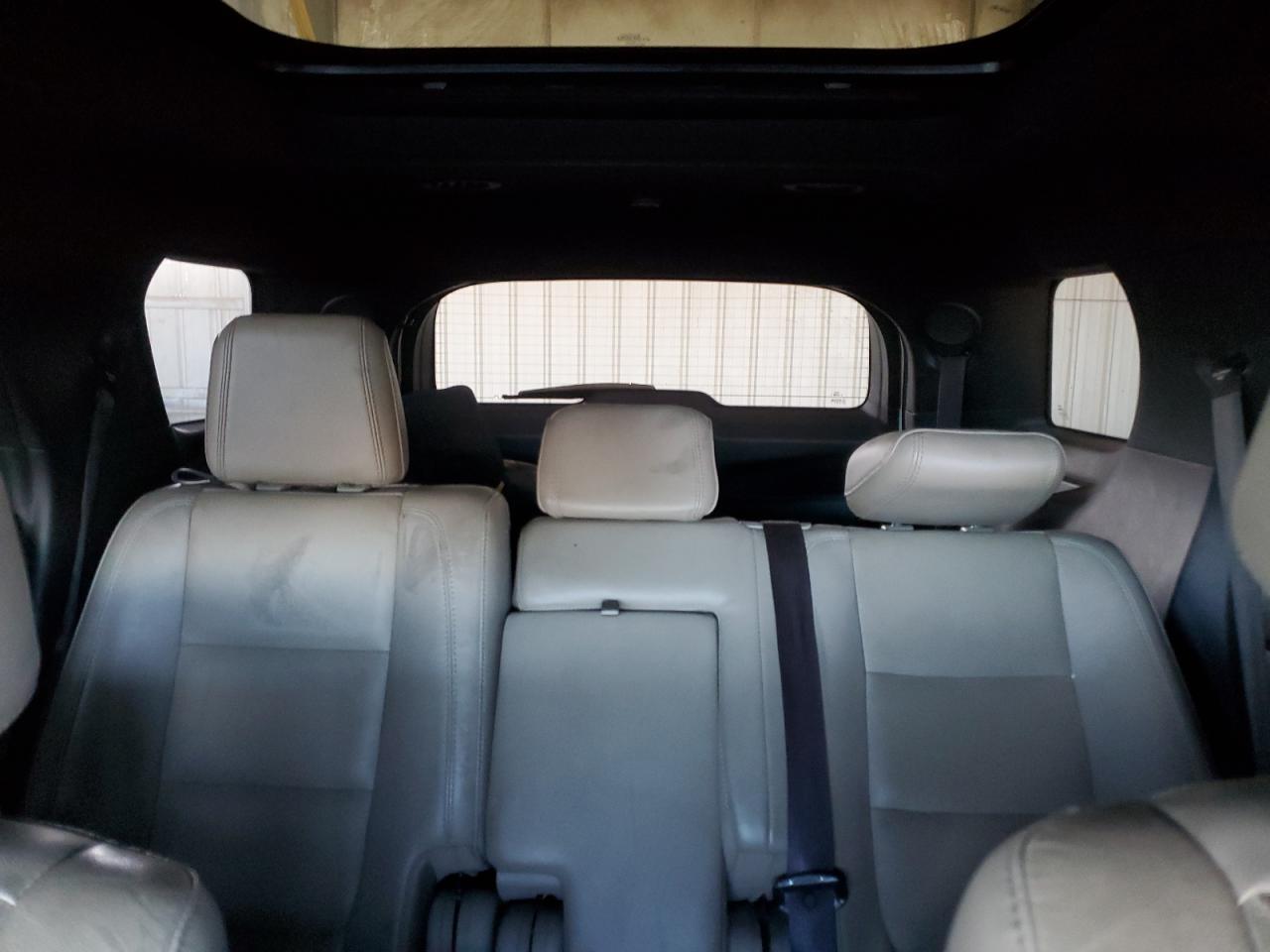 2015 Ford Explorer - Image 10