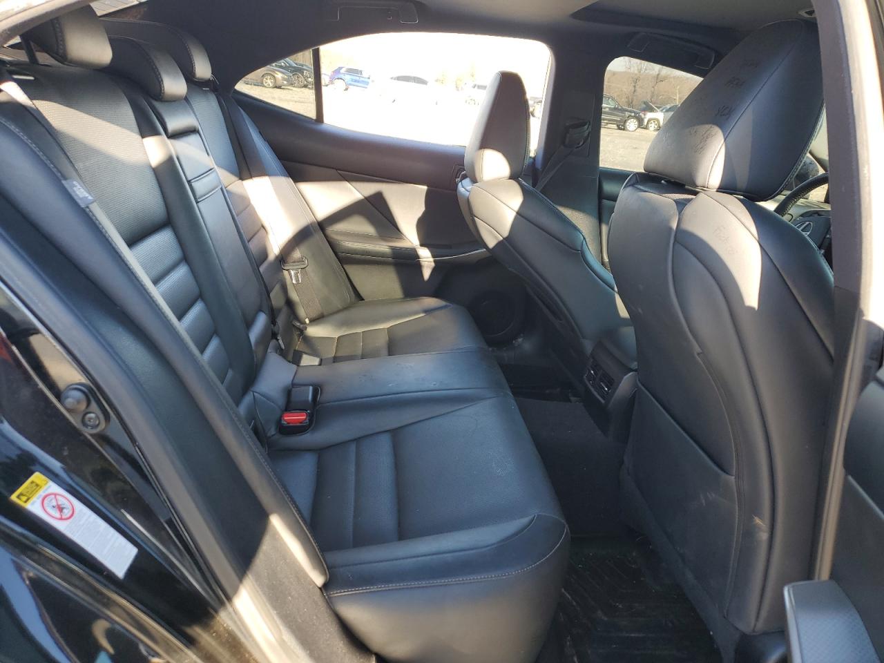 2015 Lexus IS - Image 10