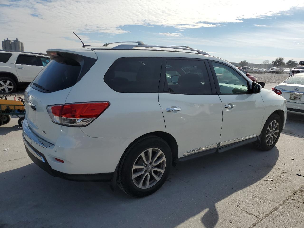 VIN 5N1AR2MN7EC710512 2014 NISSAN PATHFINDER no.3