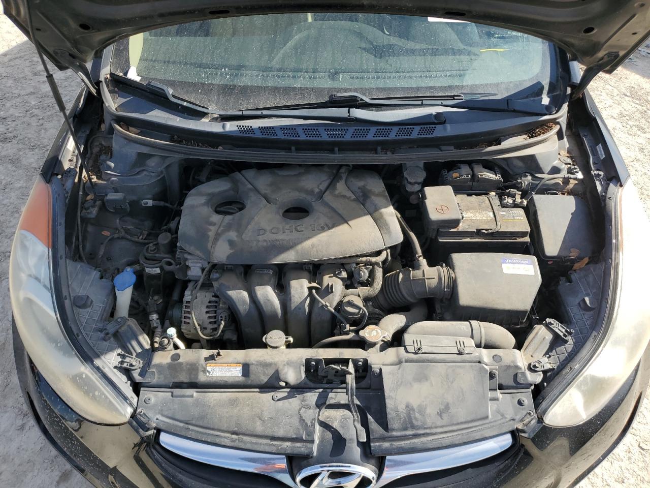 2012 Hyundai Elantra - Image 11