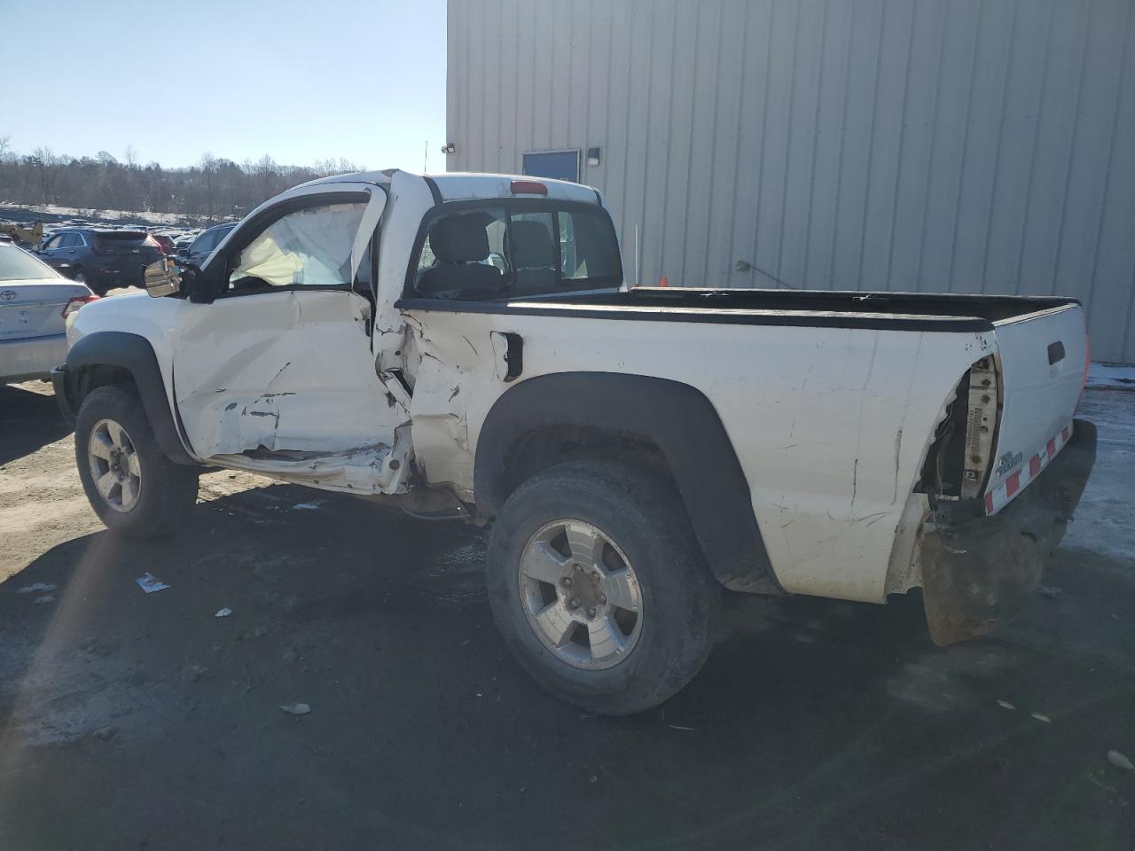 2014 Toyota Tacoma - Image 2