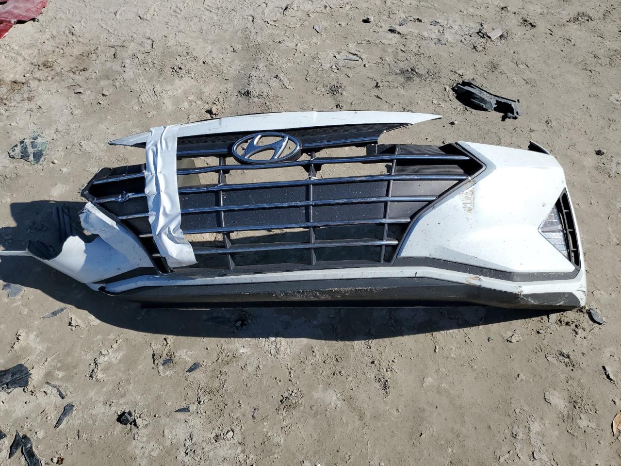 2019 Hyundai Elantra - Image 12