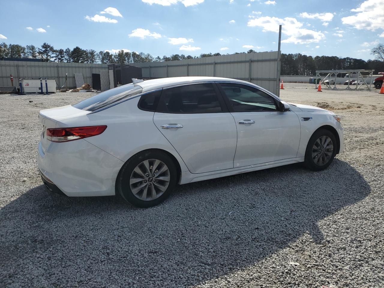 2016 Kia Optima - Image 3