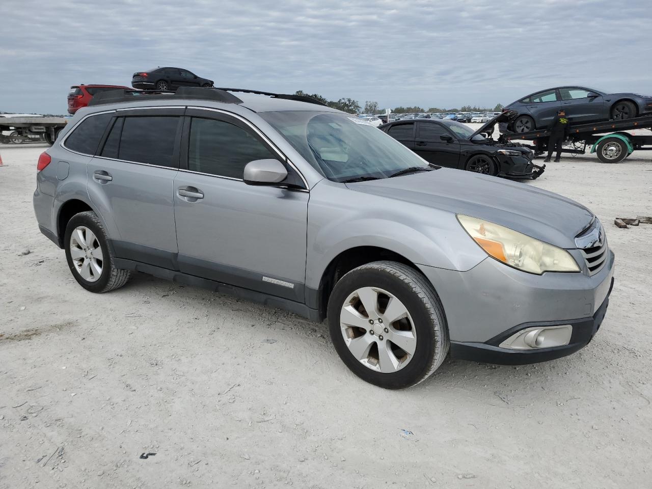 2010 Subaru Outback - Image 4