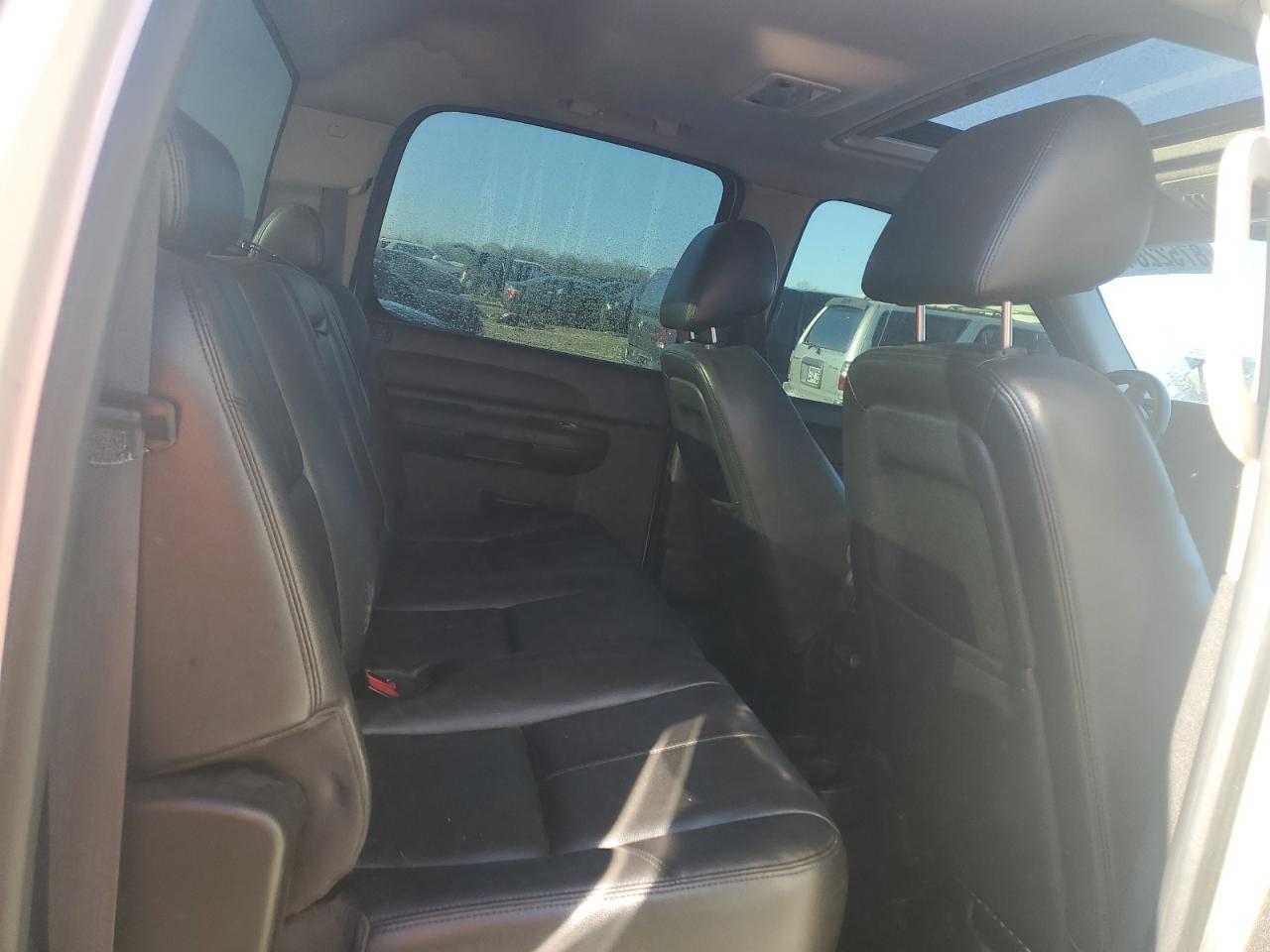 2013 GMC Sierra - Image 10