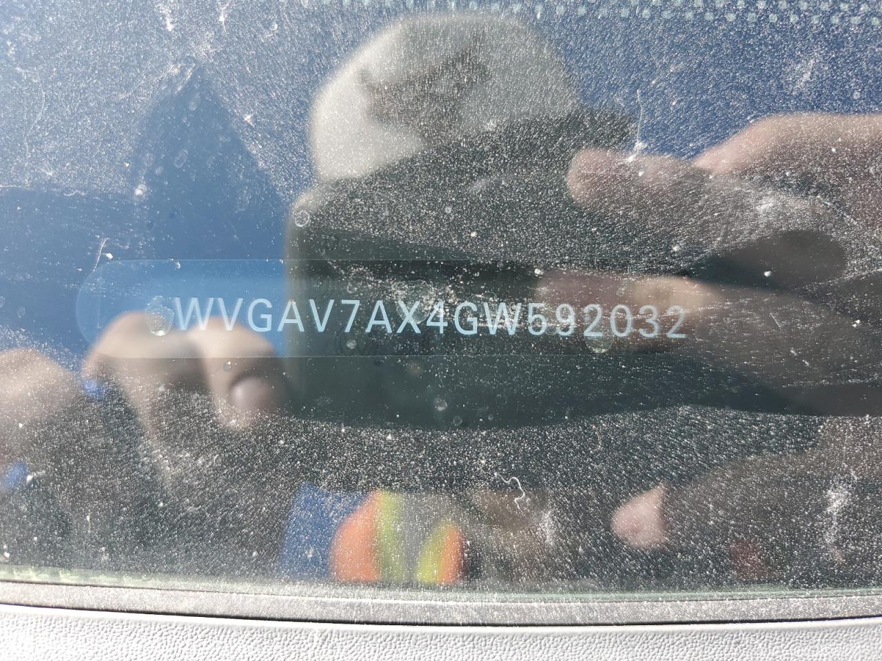 2016 Volkswagen Tiguan S VIN: WVGAV7AX4GW592032 Lot: 87923005