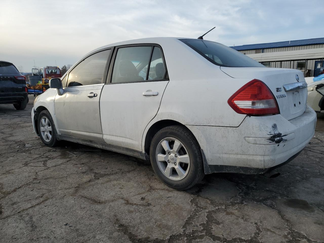 2010 Nissan Versa - Image 2