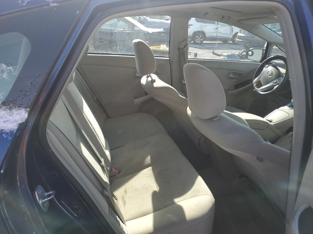 2010 Toyota Prius - Image 10