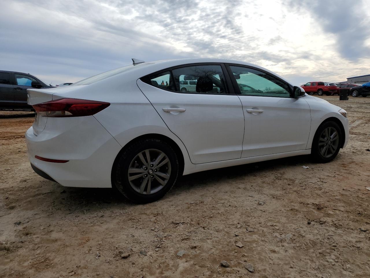 2018 Hyundai Elantra - Image 3