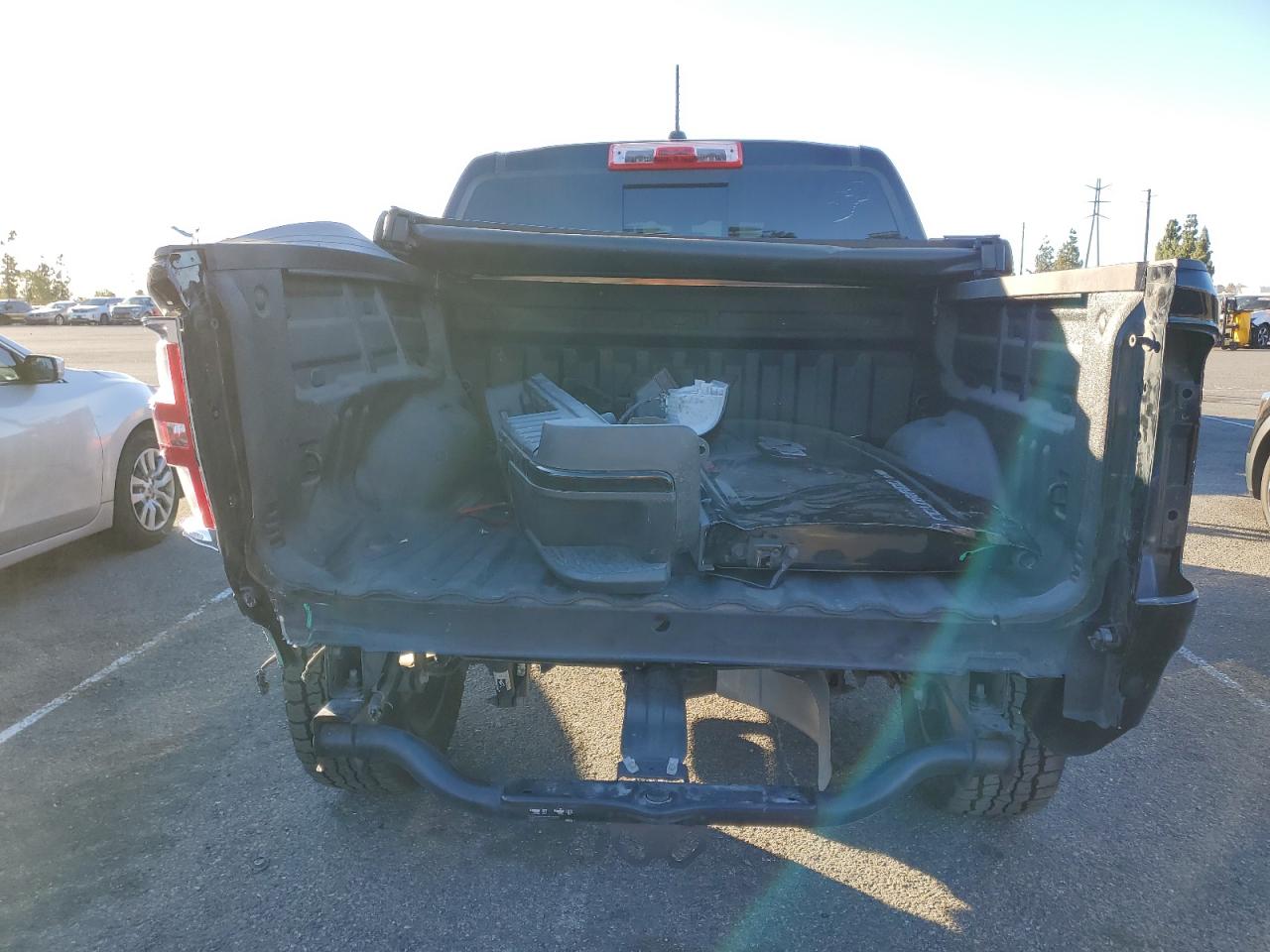 VIN 1GCGTCEN1J1282317 2018 CHEVROLET COLORADO no.6