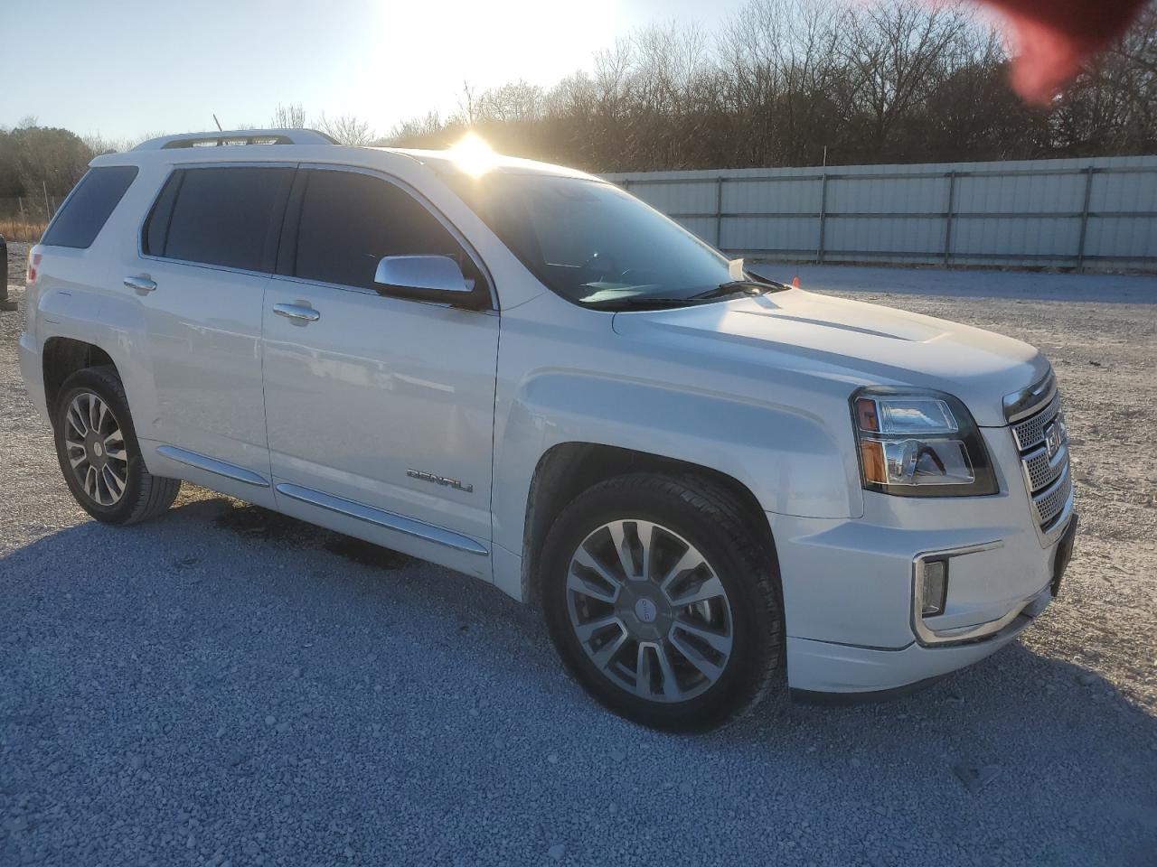 2016 GMC Terrain - Image 4
